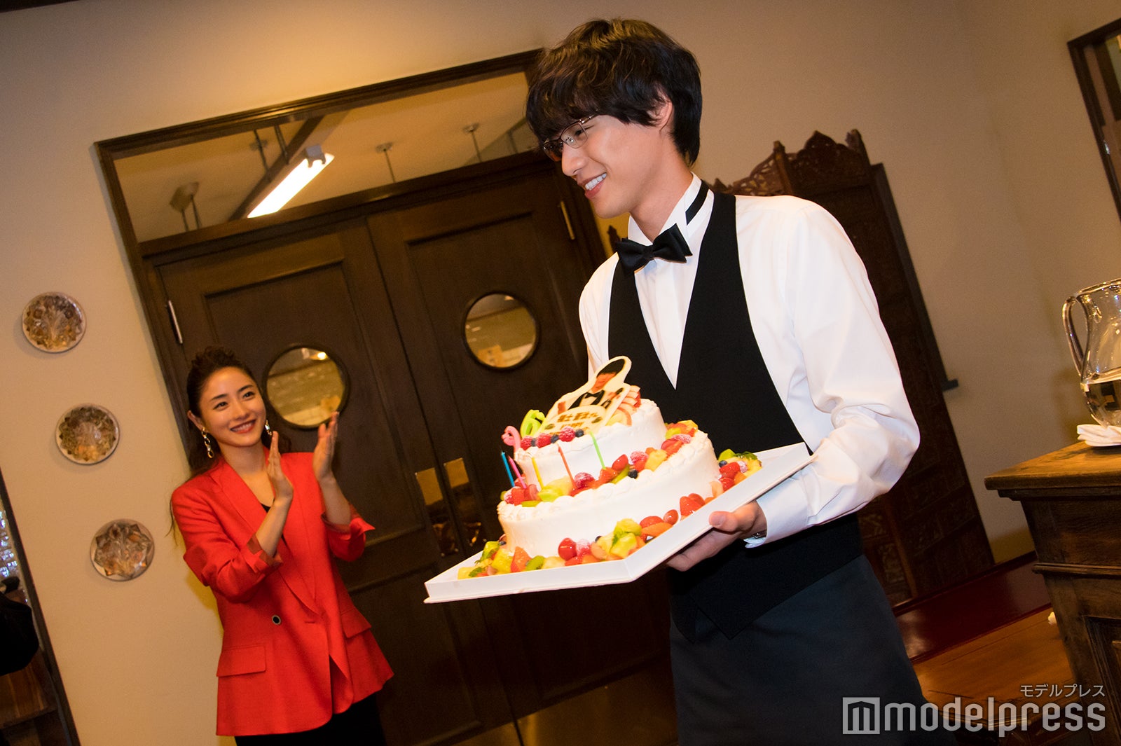 福士蒼汰（手前）（C）モデルプレス