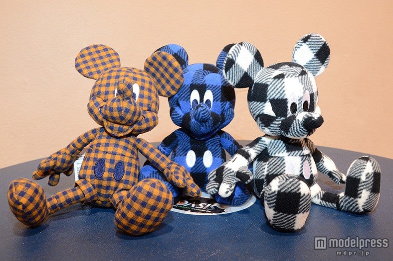 ユニクロから登場するミッキーのぬいぐるみ