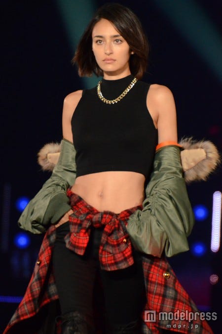 産後初のランウェイに登場