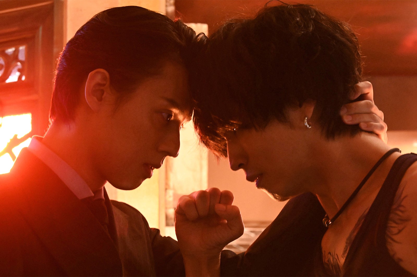 藤ヶ谷太輔、桐山漣「潜入兄妹 特殊詐欺特命捜査官」第7話（C）日本テレビ