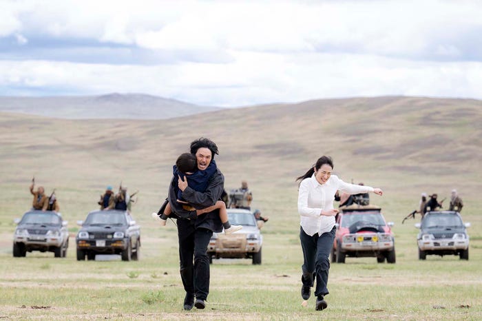 林遣都、高梨臨「VIVANT」第9話より(C)TBS