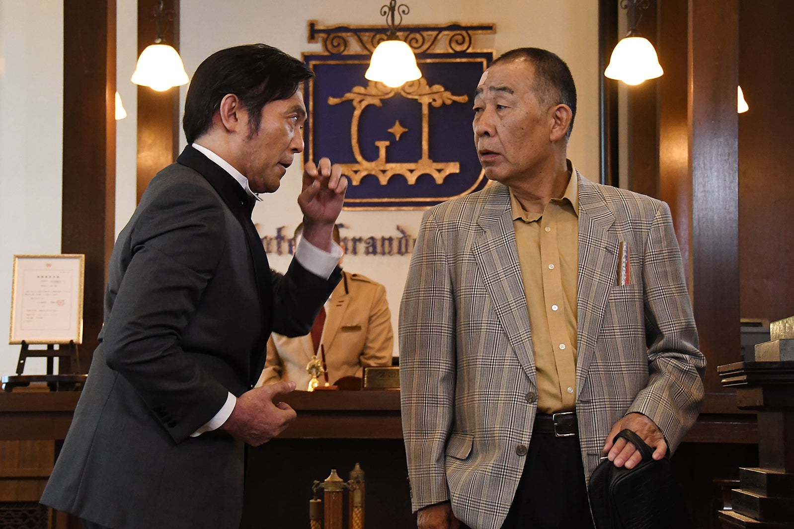 渡辺いっけい、でんでん／「崖っぷちホテル！」第6話より（C）日本テレビ