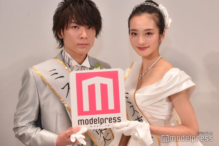 牧野諒さん、神谷明采さん(C)モデルプレス