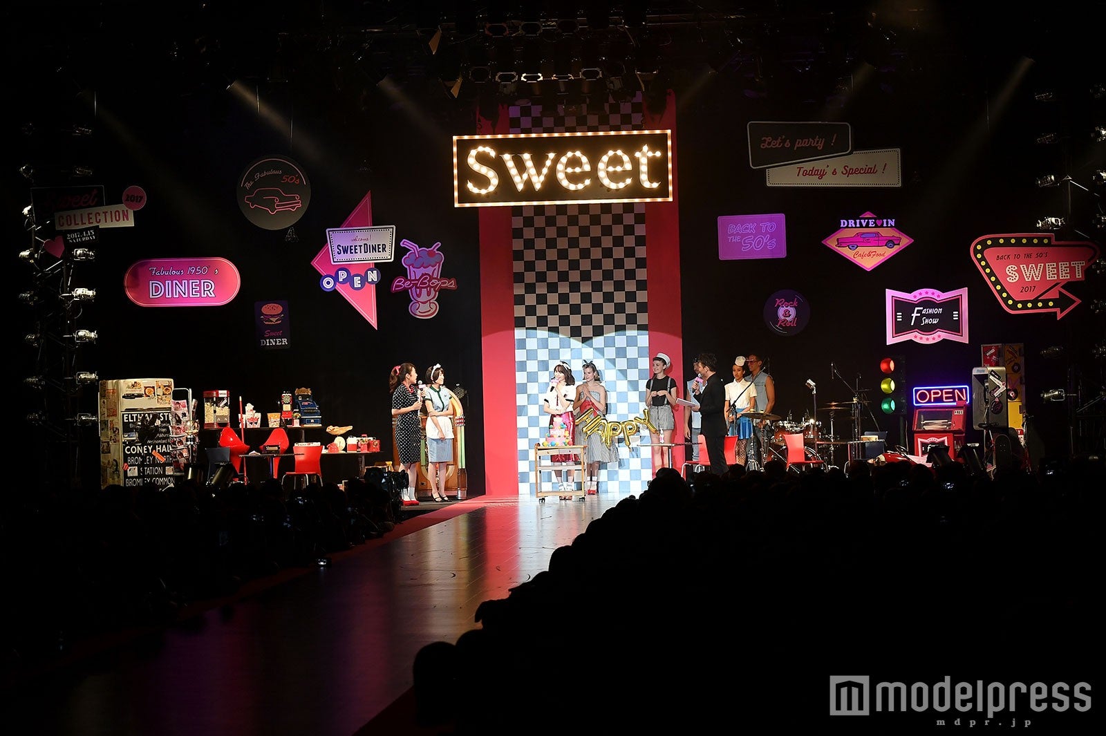 「sweet collection 2017」の様子 （C）モデルプレス