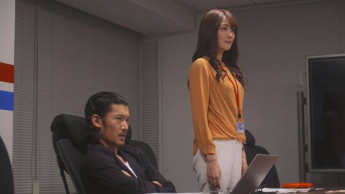 淵上泰史、高梨臨/ドラマ『恋がヘタでも生きてます』第11話より(C)読売テレビ