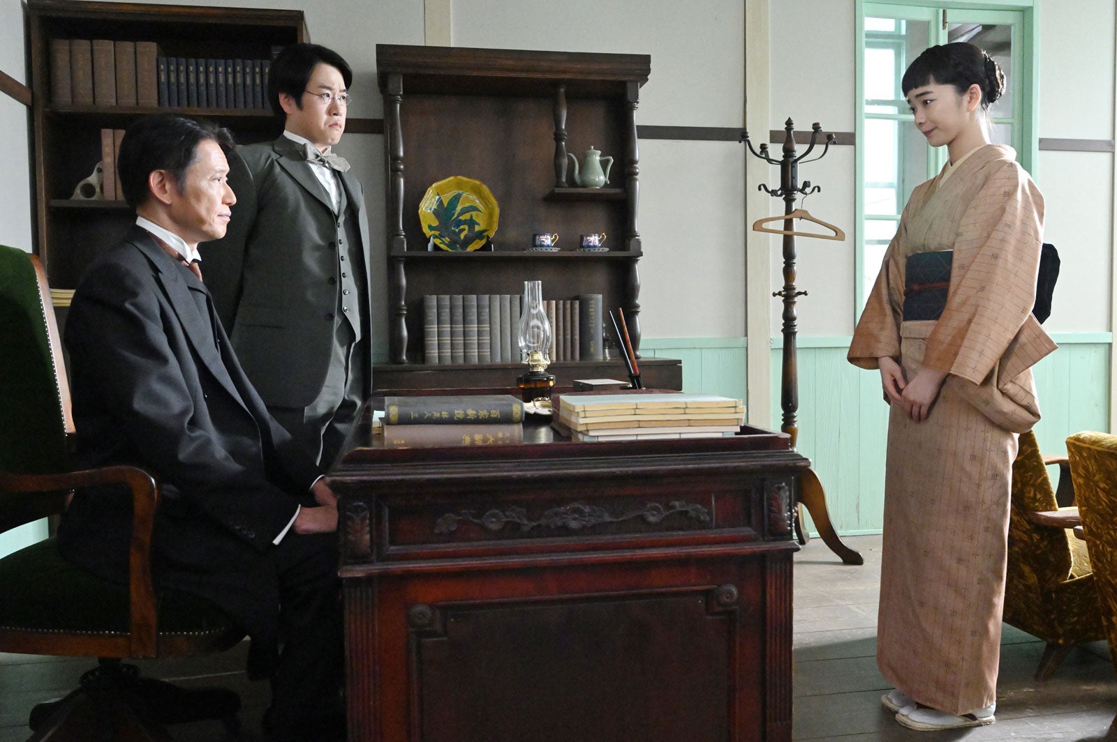 筒井道隆、森田甘路、見上愛「風、薫る」第77話（C）NHK