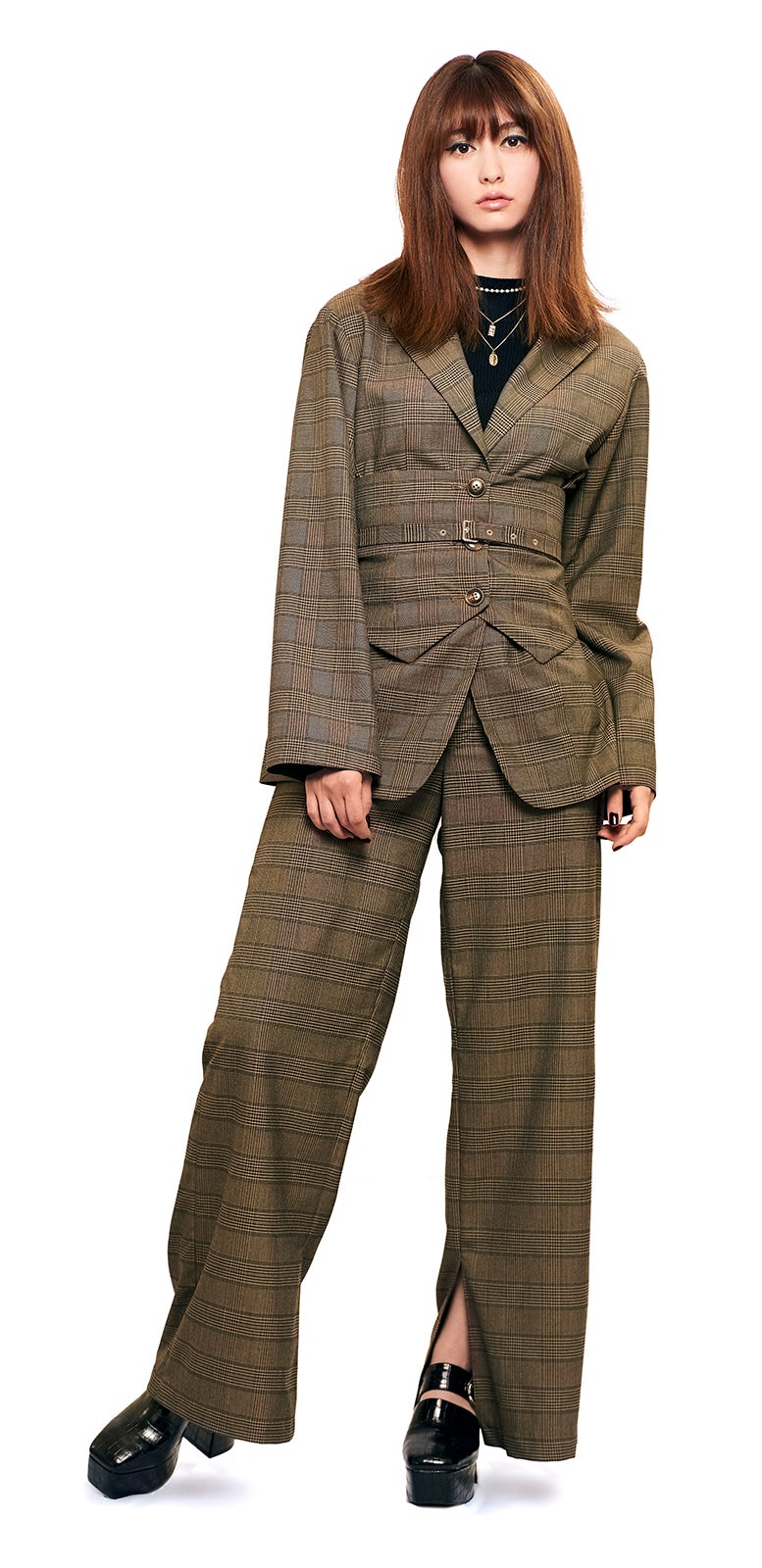 ブリティッシュエレガント／衣装協力：EVRIS