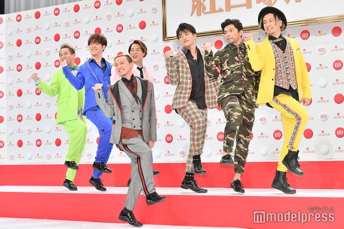 DA PUMP/(前中央)ISSA(後列左から)KIMI、YORI、DAICHI、KENZO、U-YEAH、TOMO(C)モデルプレス