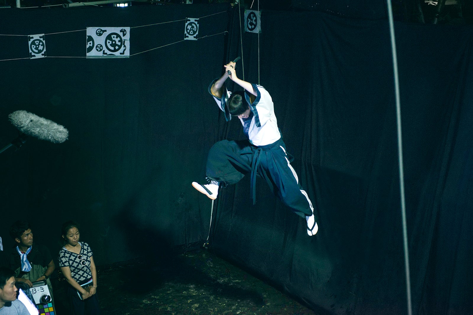 ギャグだけじゃない！アクションシーンのメイキング写真（C）空知英秋／集英社　（C）2017「銀魂」製作委員会