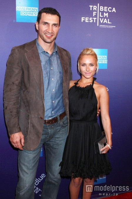 ヘイデン・パネッティーア、スーパーヘビー級ボクサーと極秘婚約