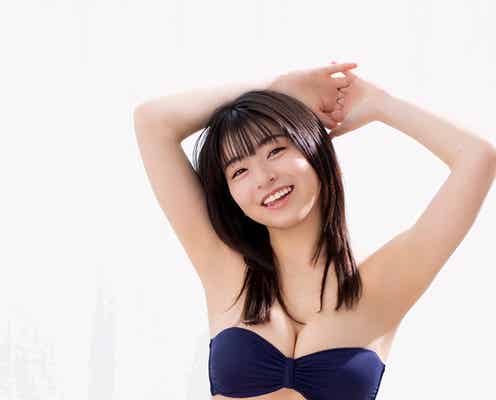 “現役JKアイドル”佐々木ほのか、ふっくら美バスト輝く「BOMB」水着特集ソロ初登場<独占カットあり>