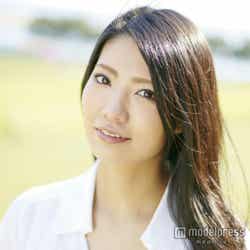 倉持明日香ソロデビューCDジャケット(B.L.T.)