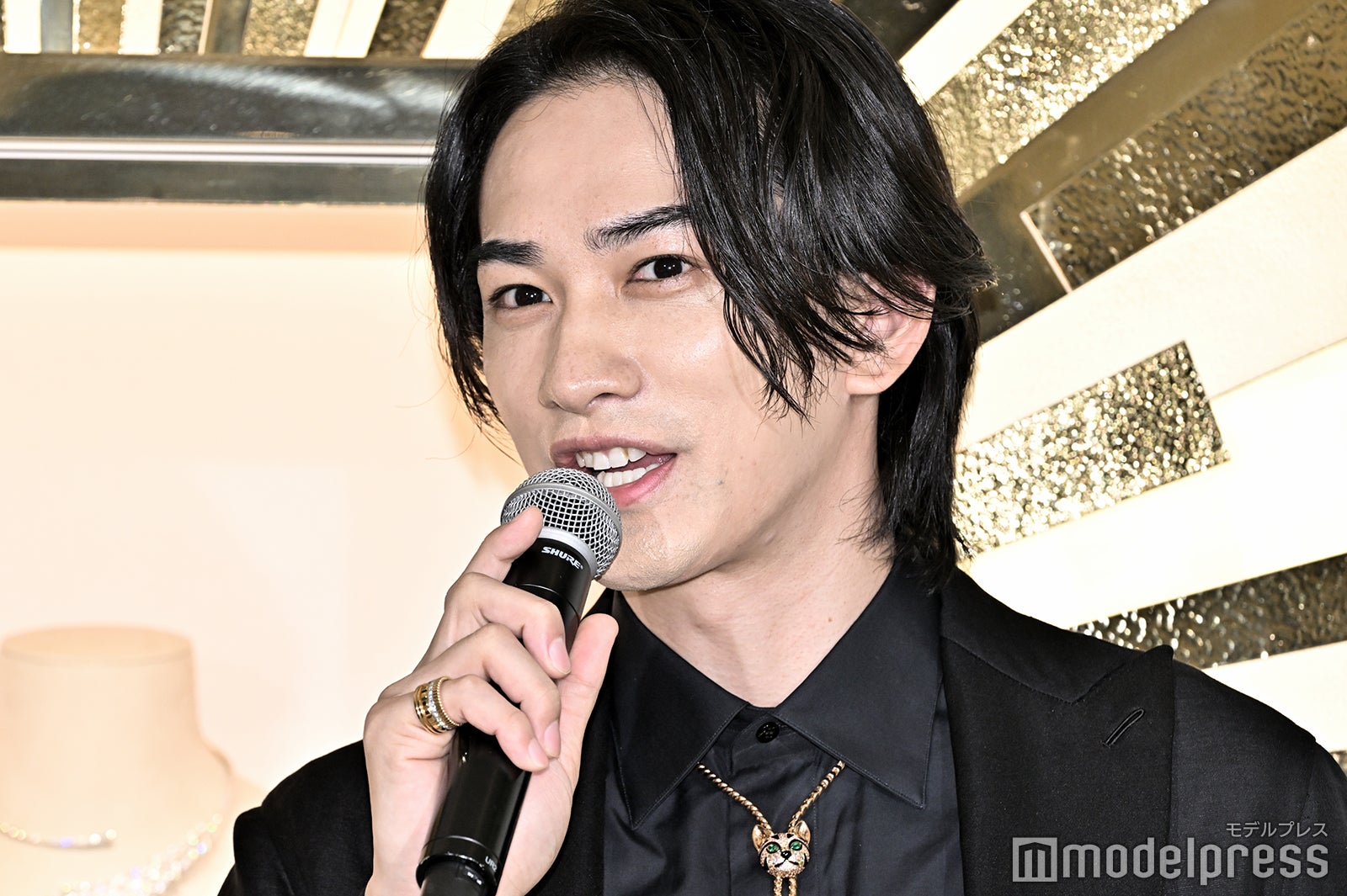 町田啓太、ハイジュエリー引き立つブラックコーデで登場 “今後演じてみたい役”も明かす「実は1度もやったことがない」