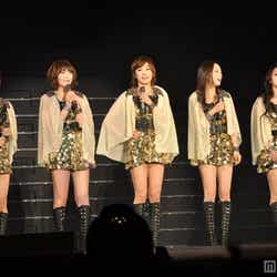 「Kiss」でパフォーマンスしたKARA