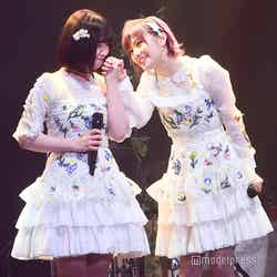 矢作萌夏、岡田奈々「AKB48グループ歌唱力No.1決定戦 ファイナリストLIVE」（C）モデルプレス