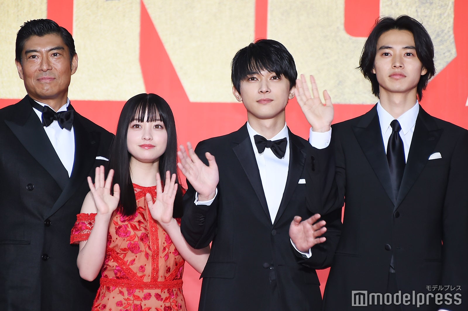 （左から）高嶋政宏、橋本環奈、吉沢亮、山崎賢人 （C）モデルプレス