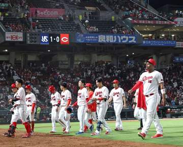 広島まさか球団史上初の継投ノーノーくらった 2戦連続サヨナラから一転屈辱も新井監督「また明日に備えたい」切り替え強調