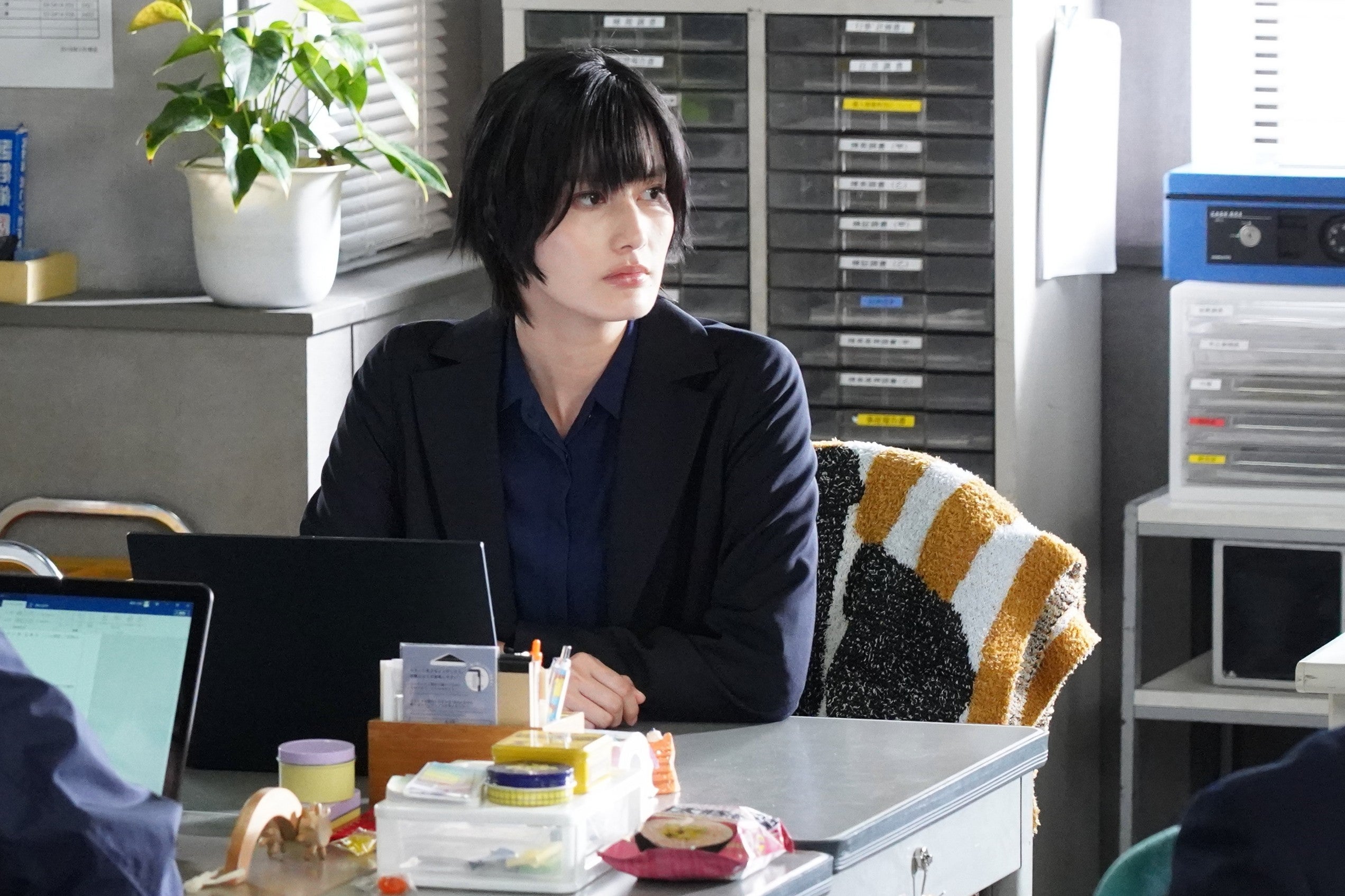 橋本愛「夫婦別姓刑事」第1話（C）フジテレビ