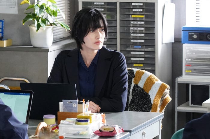 橋本愛「夫婦別姓刑事」第1話(C)フジテレビ