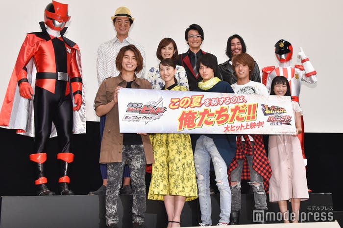 (前列左より)ルパンレッド、武田航平、松井玲奈、犬飼貴丈、赤楚衛二、高田夏帆、パトレン1号(後列左より)前川泰之、滝裕可里、越智友己、水上剣星 (C)モデルプレス