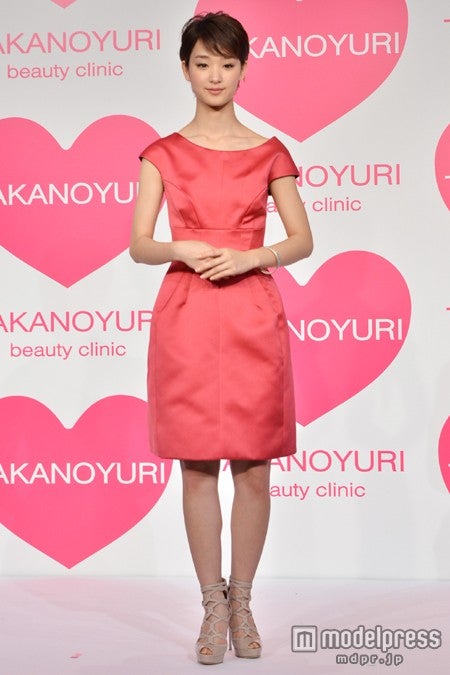 「たかの友梨ビューティクリニック」2013年新CM発表記者会見に出席した剛力彩芽