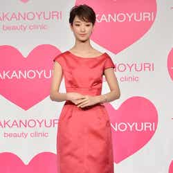 「たかの友梨ビューティクリニック」2013年新CM発表記者会見に出席した剛力彩芽
