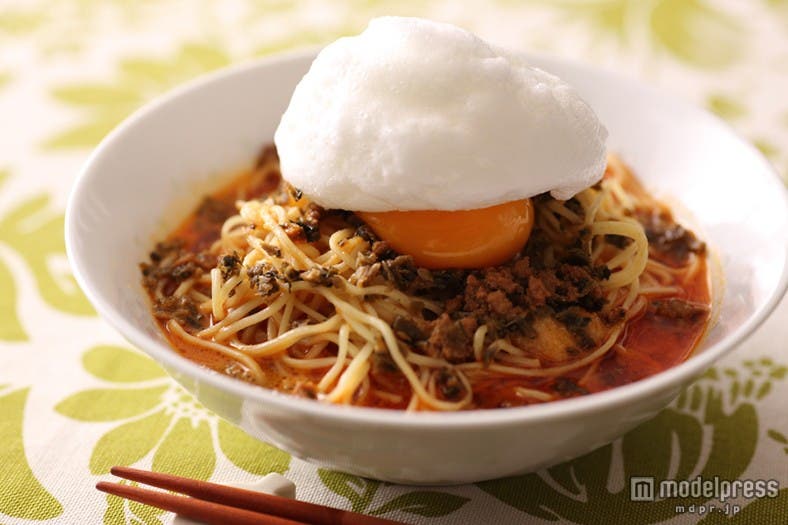 担々麺メレンゲのせ/「saita」1月号より/画像提供:セブン&アイ出版