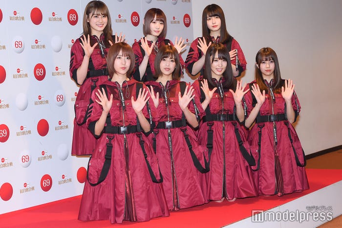 欅坂46(後列左から)守屋茜、小池美波、長濱ねる(前列左から)土生瑞穂、渡邉理佐、菅井友香、小林由依 (C)モデルプレス