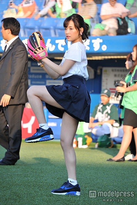 大原櫻子 人生初始球式はノーバンならず お兄ちゃん 福士蒼汰からレクチャーも モデルプレス 大原櫻子 人生初始球式はノーバンならず お兄ちゃん 福士蒼汰からレクチャーも モデルプレス