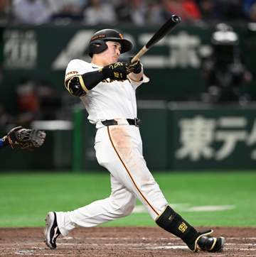 巨人がサヨナラ勝ち 連敗3でストップ 九回に泉口が2ランで決めた 先発・井上は8回4安打無失点