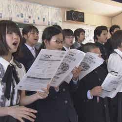 広島県・江田島市立三高中学校の合唱練習に参加 （C）NHK