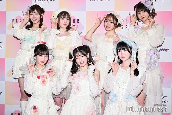 fav me(後列左から)丸山蘭奈、瀬乃まりん、川岸瑠那、阿部かれん(前列左から)澪川舞香、中本こまり、小野寺梓(C)モデルプレス