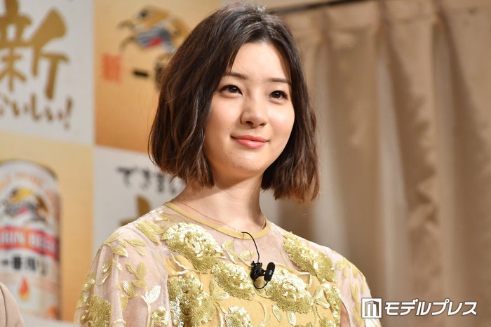 足立梨花 幼少期ショットを公開 自分のこと超絶可愛いと絶対思ってる モデルプレス