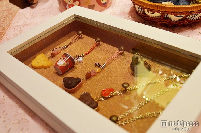 スイーツモチーフの可愛いグッズも