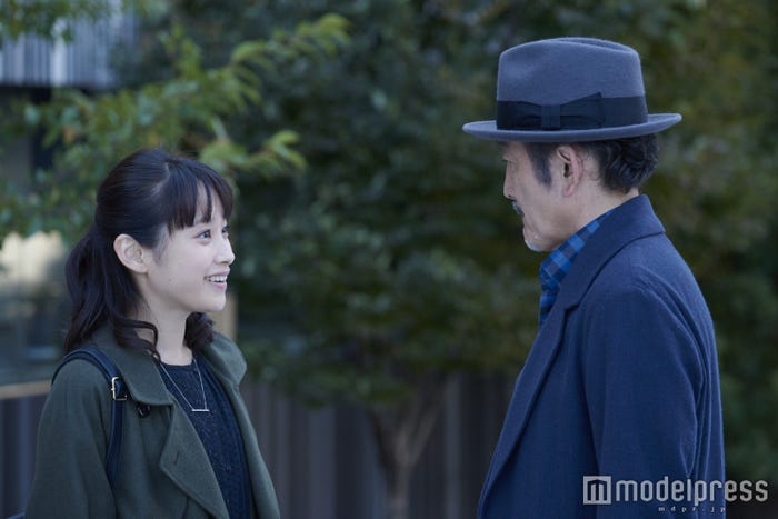 高橋愛、吉田鋼太郎(C)テレビ東京