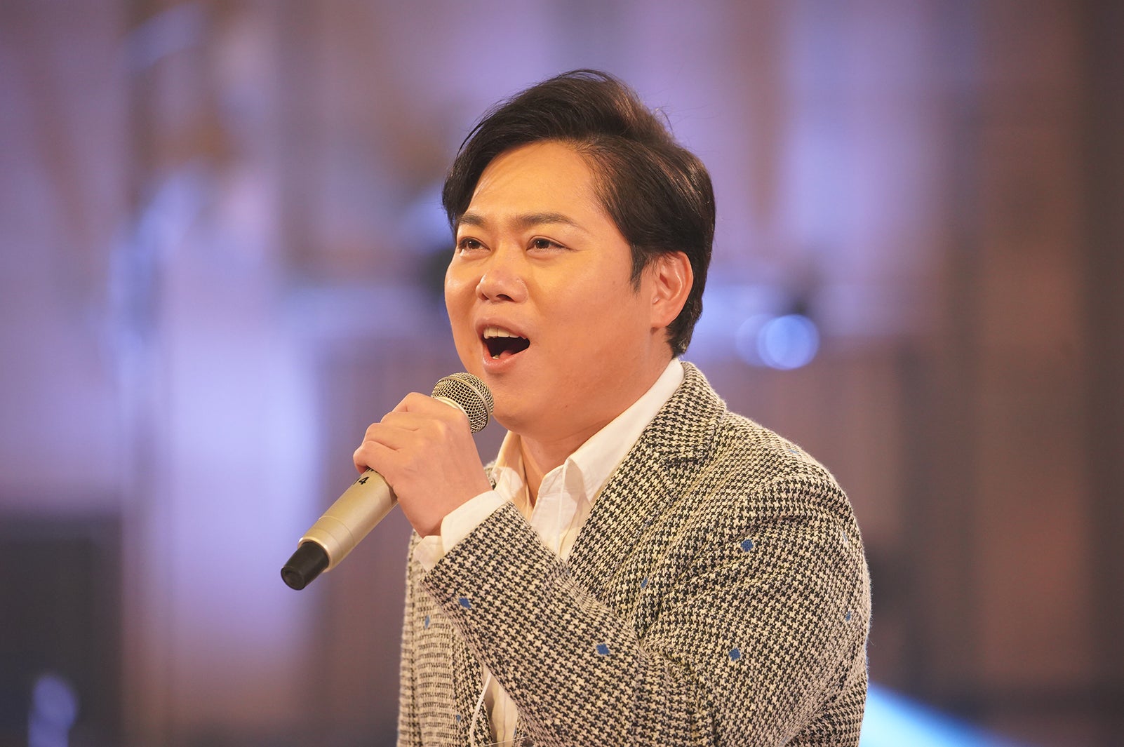 三山ひろし／ステージの様子（C）NHK