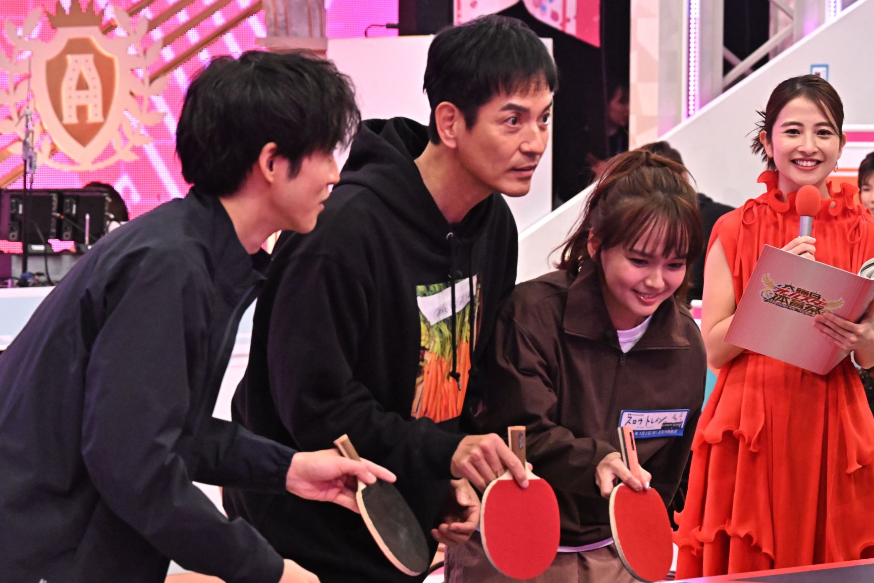 沢村一樹、松坂桃李、多部未華子（C）TBS