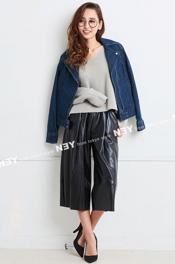 フェイクレザー・ガウチョパンツ「Luz Llena」2,970円(税込)／画像提供：Luz Llena