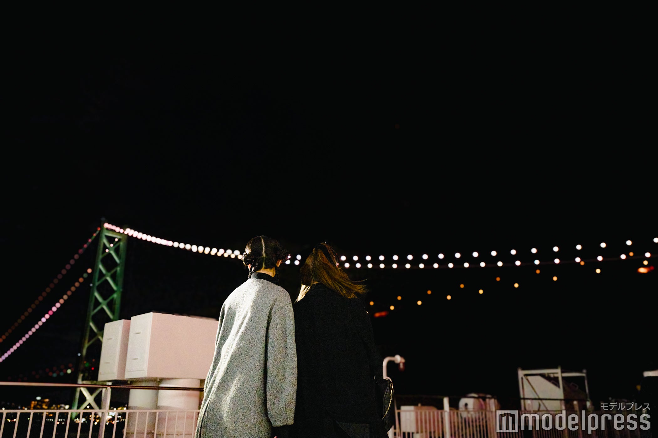 出港から約1時間後に通過する明石海峡大橋は要チェック！（C）モデルプレス