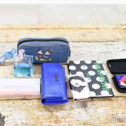 たくぽん私物／（左から）充電器、香水、ペンケース、ポーチ、財布、携帯、手帳、3DS（C）モデルプレス