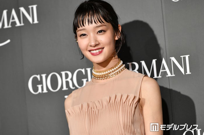 剛力彩芽、デニムコーデで美ウエスト披露 私服ショットに「センスがすごい」「スタイル抜群」の声
