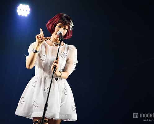 ポップでカワイイ歌姫・ハナエ、“ウィスパーボイス”響かす