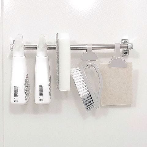 セリアグッズで揃う100均の吊り下げ収納実例 活用したい便利アイデアをご紹介 モデルプレス セリアグッズで揃う100均の吊り下げ収納実例 活用したい便利アイデアをご紹介 モデルプレス