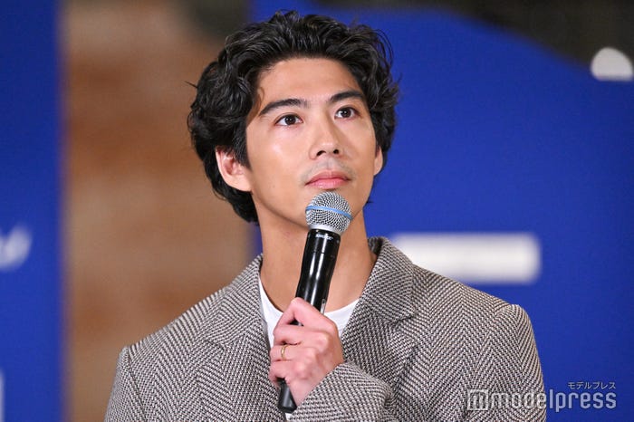 賀来賢人(C)モデルプレス