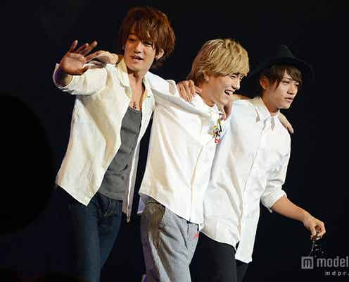 ようぢ&富&士門が豪華3ショットランウェイ 仲良し“ほっぺにチュー”で2500人歓声