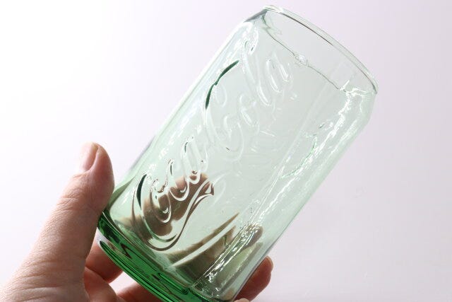 ダイソー　缶型グラス（コカ・コーラ、SSCF）　サイズ感