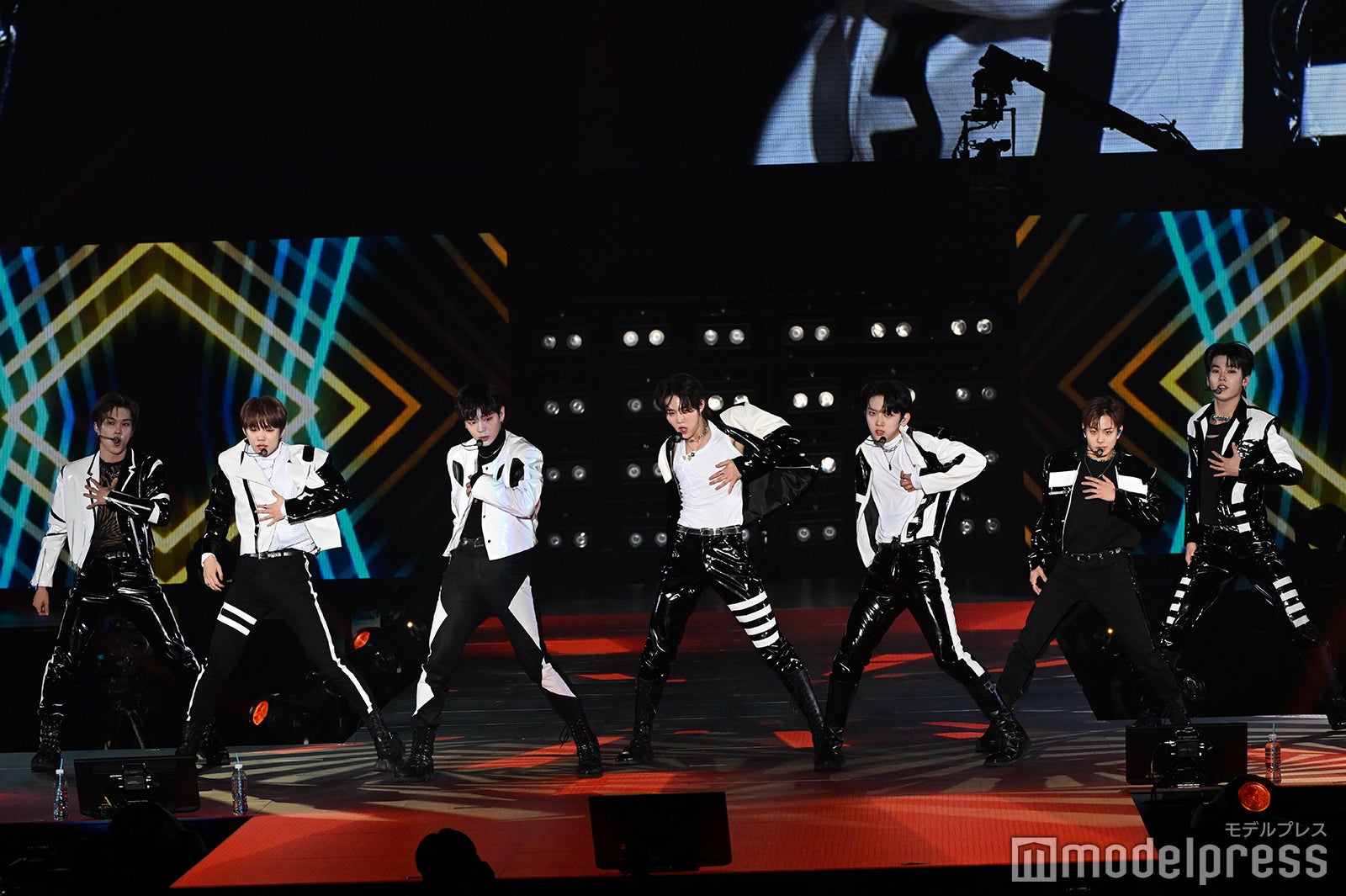 EVNNE（C）モデルプレス