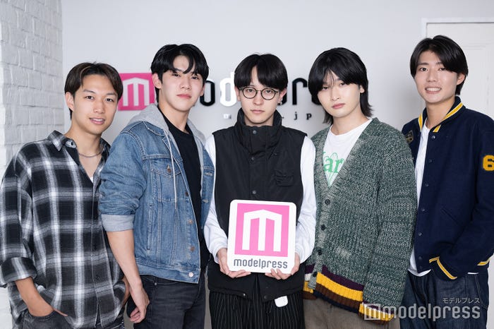 (左から)北村建人さん、中村匠吾さん、野本響葵さん、中野元道さん、宮原海里さん(C)モデルプレス