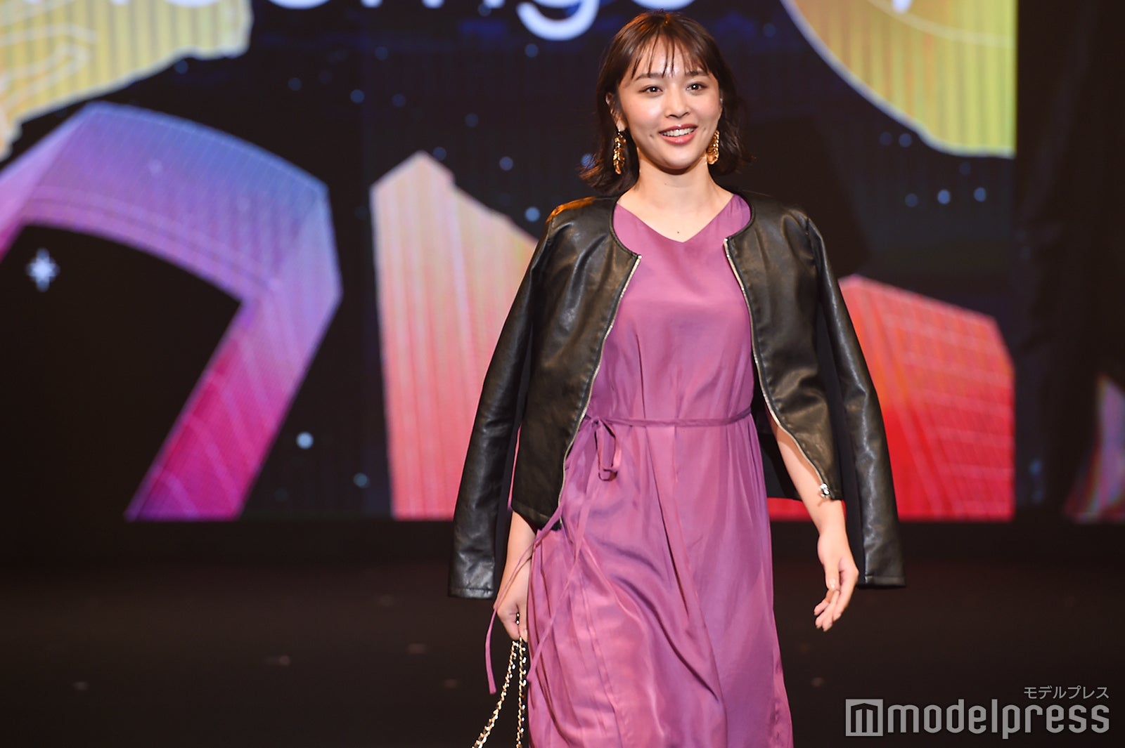 （C）モデルプレス