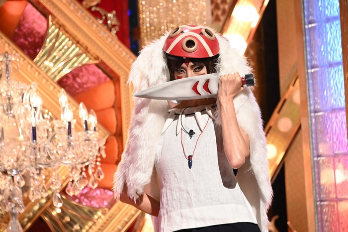 ジブリ作品のヒロインに扮したコスプレ有名人(C)日本テレビ